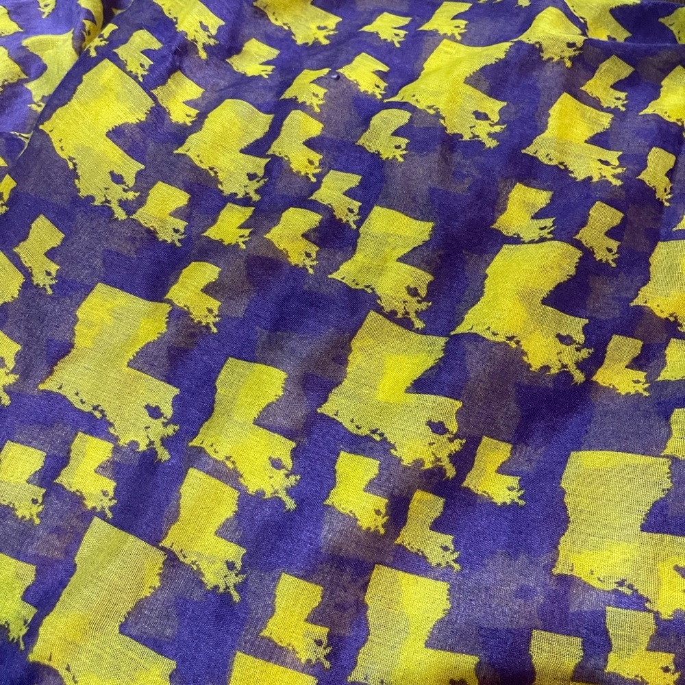 Oversized Purple and Gold Scarf with Louisiana State Symbol - Picture 6 of 8